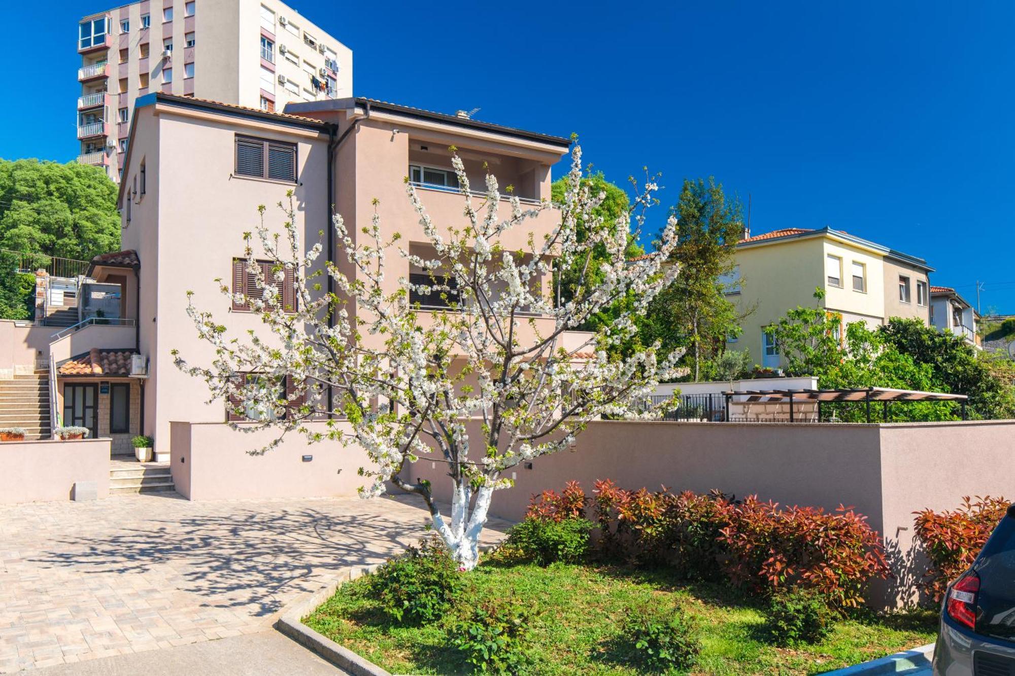 Ela Apartamento Rijeka Exterior foto